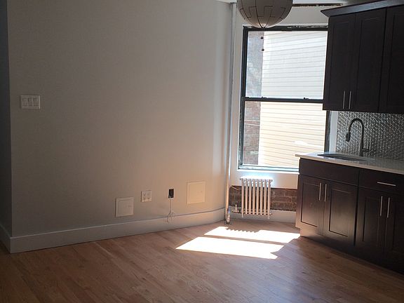 3rd image of 716 Jefferson Ave #Dd5