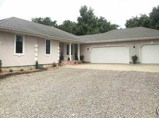 6723 Lake Ridge Pkwy, Ozawkie, KS 66070