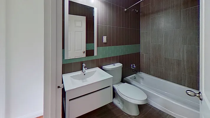 Rented by Batra Group Inc | media 27