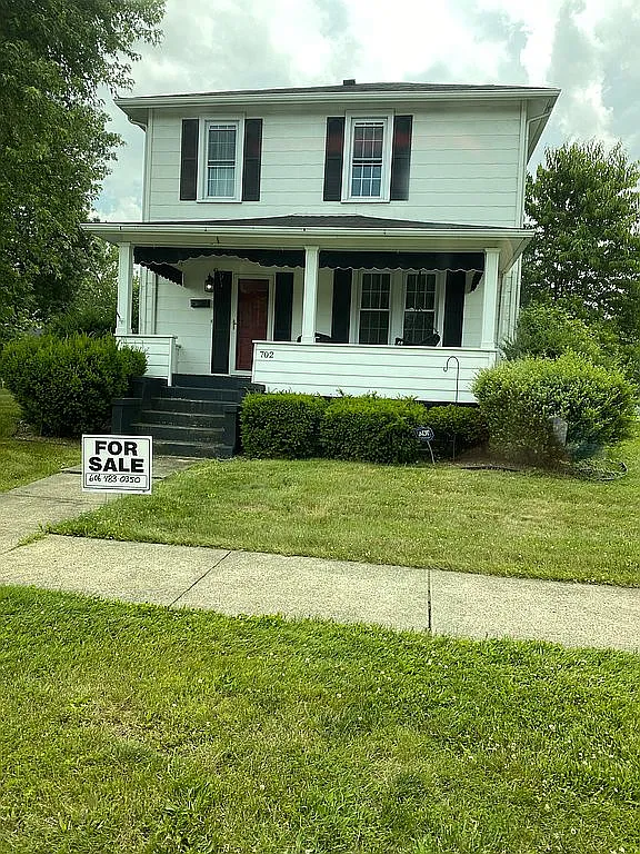 702 Poplar St photo 1