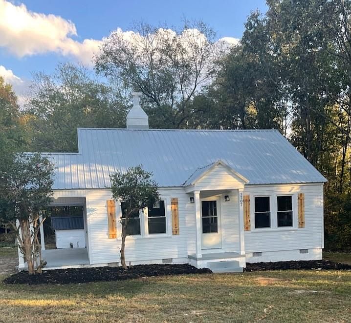 1707 McCormick Hwy, Greenwood, SC 29646 Zillow