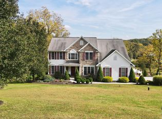 4 Lark Ln, Sinking Spring, PA 19608