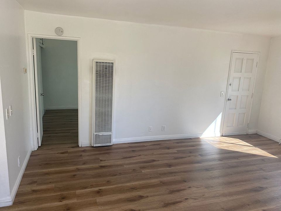 1st image of 1025 & 1027 E Deodar St #1025-2