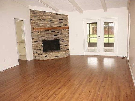 4th image of 1274 Blythe Ave
