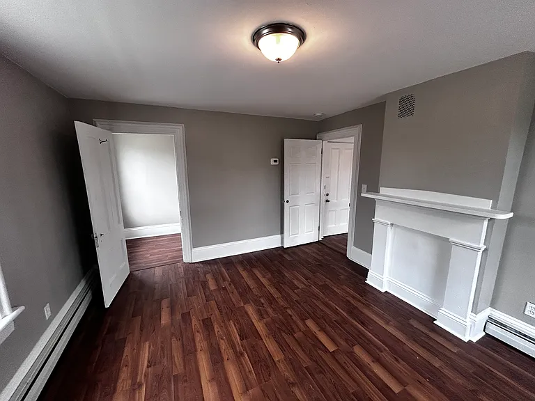 1674 Lonsdale Ave #2 — Photo 6