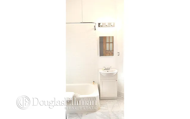 Rented by Douglas Elliman | media 33