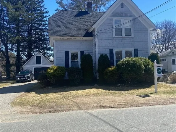 35 Maple St, South Hamilton, MA 01982