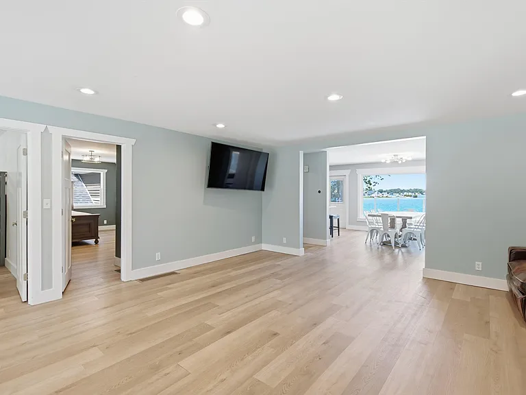 2200 S Long Lake Rd — Photo 20