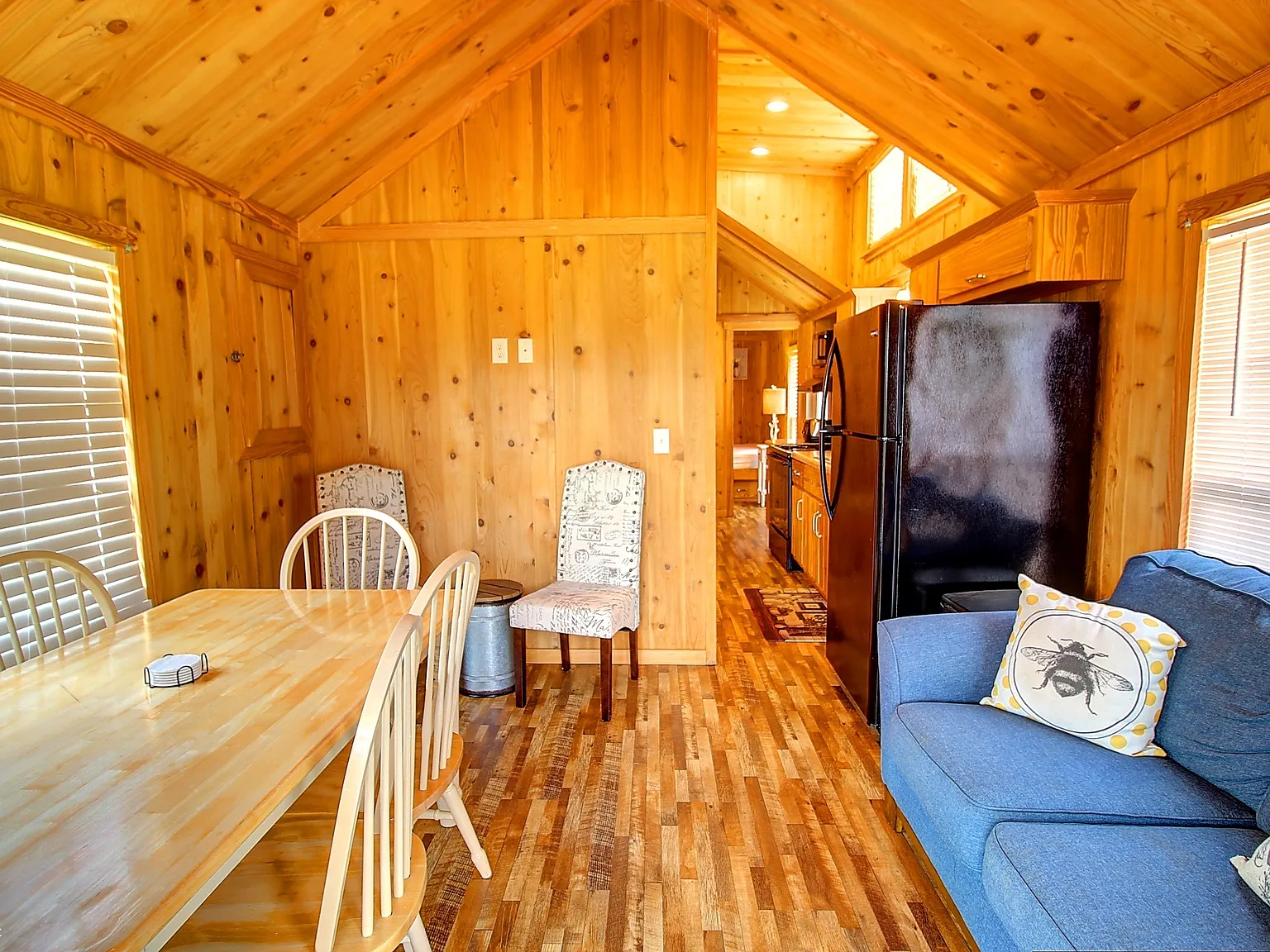 2 bed, 1.0 bath, 600 sqft, $600 — Photo 3
