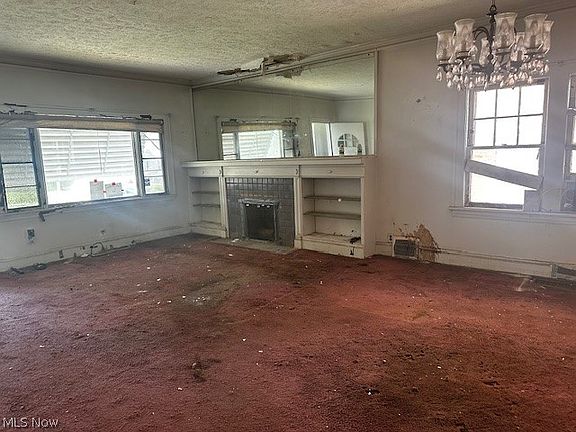 4th image of 2239 Barrington Rd