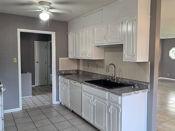 4th image of 2663 SW Arrowhead Rd