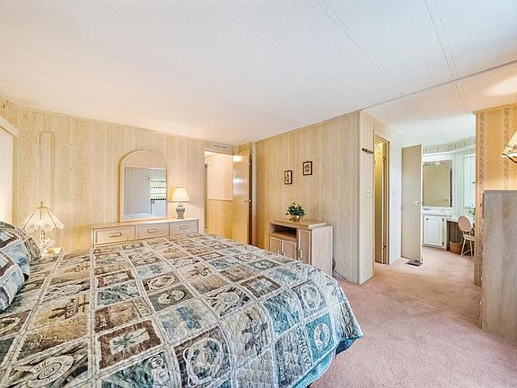 5th image of 132 LAKEVIEW DRIVE #132