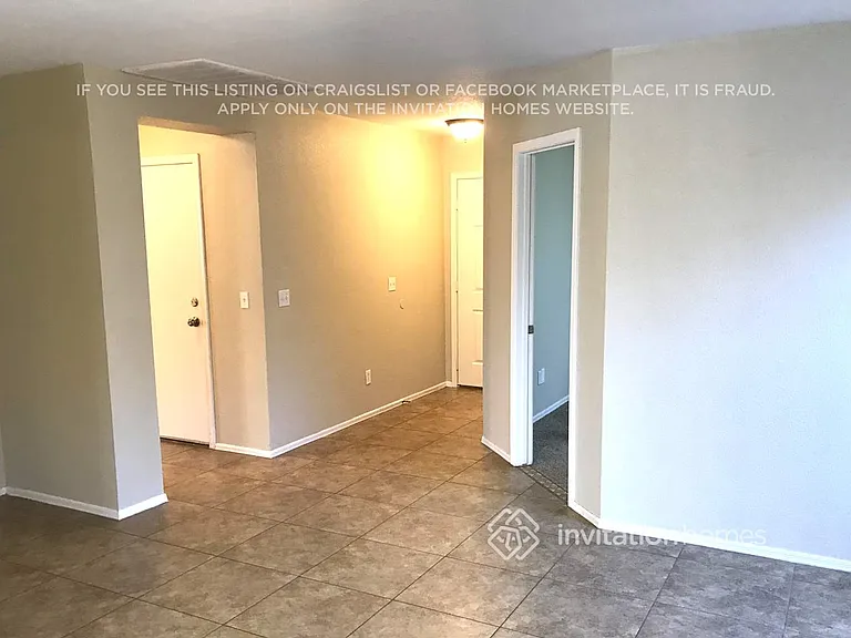 114 E Beth Dr — Photo 2