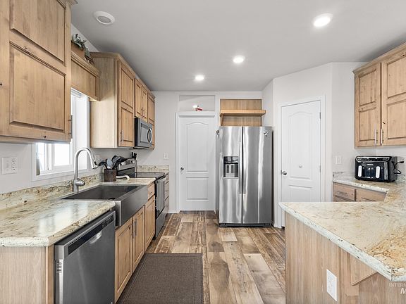 5th image of 2401 Owyhee St Space 6