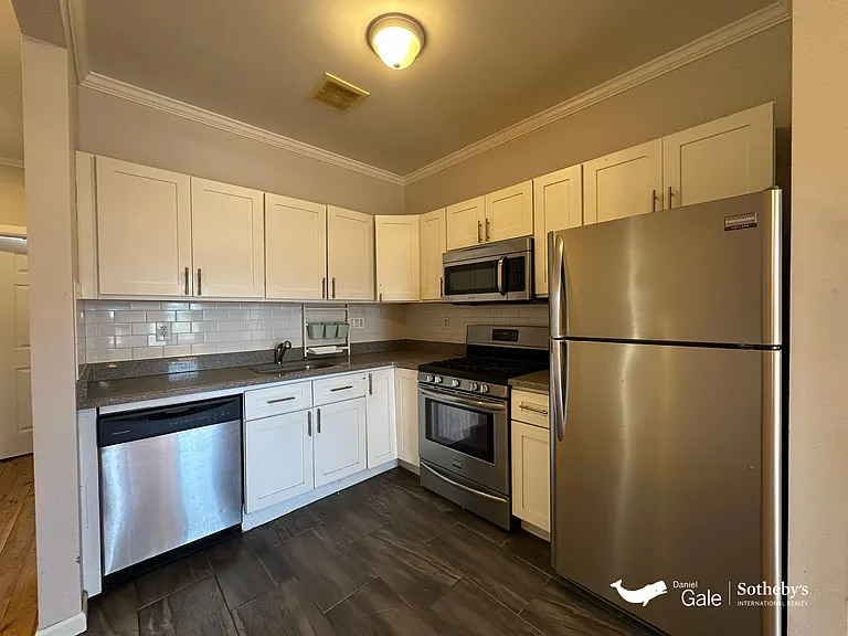 400 5th Ave #3 — Photo 7