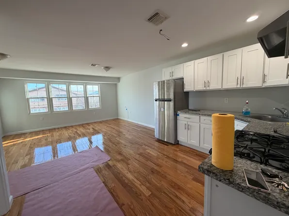 31 Albert Ct Floor 2, Staten Island, NY 10303