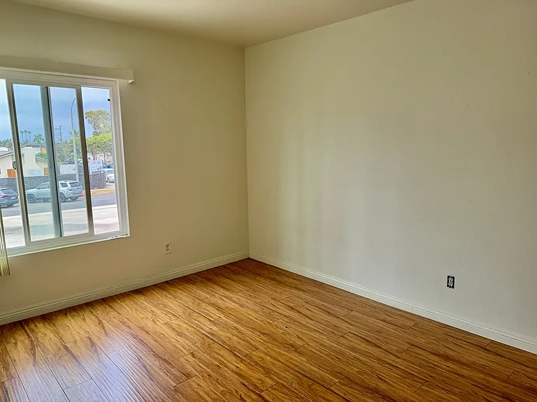 925 Grand Ave #925 — Photo 4