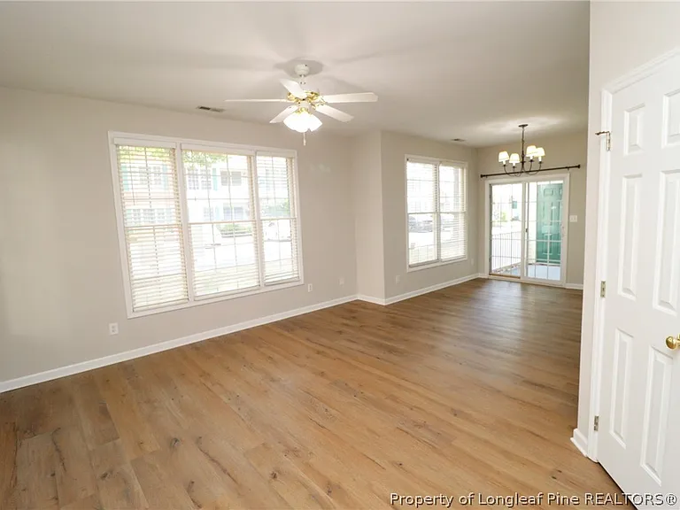 2812 Kudrow Ln #2812 — Photo 4