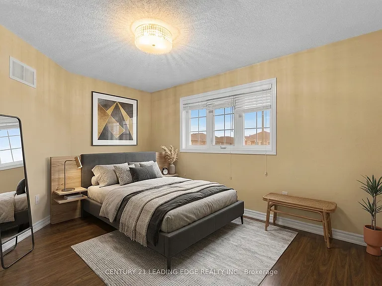 7166 Sandhurst Dr — Photo 26