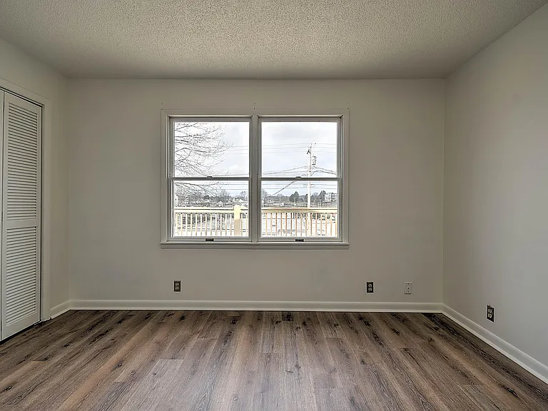 424 W Maple St #2 — Photo 10