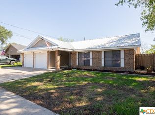 704 Taos Dr, Victoria, TX 77904
