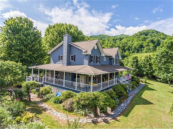 3rd image of 265 Apple Hill Dr