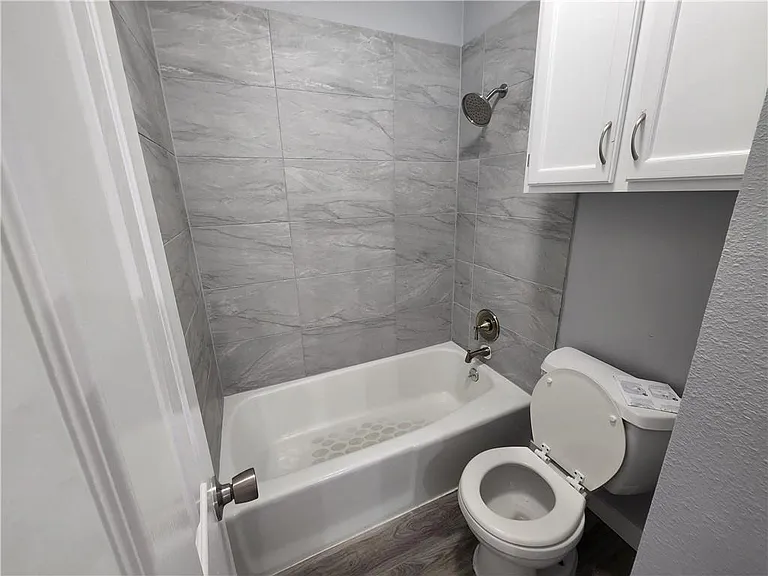 2815 Rio Grande St #215 — Photo 5