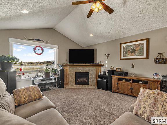 4th image of 628 Double Eagle Dr