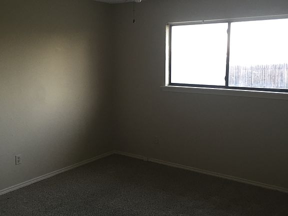 4th image of 3906 Eastridge Dr