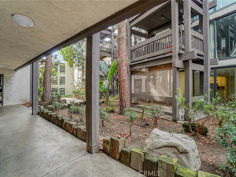 8650 Gulana Ave — Photo 30
