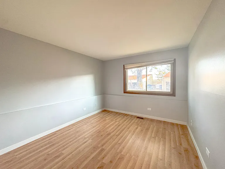 154 S Waters Edge Dr #B — Photo 8