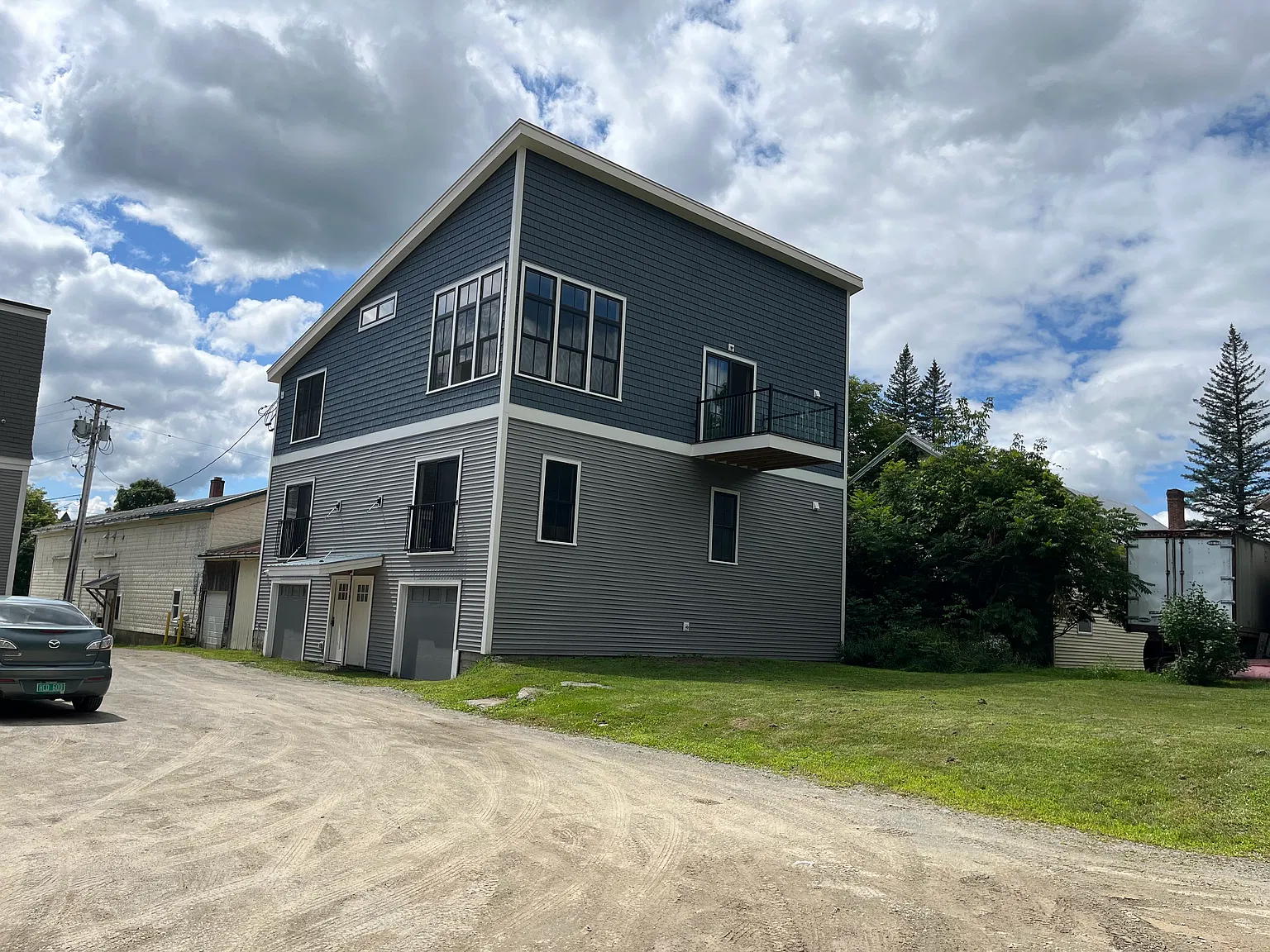 2 bed, 1.5 bath, 1600 sqft, $2,250 — Photo 3