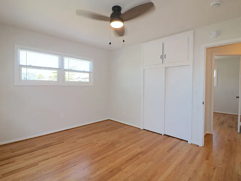 4653-59 Kansas St — Photo 12