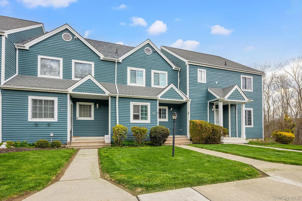 Building Photo - 702 Somerset Knl