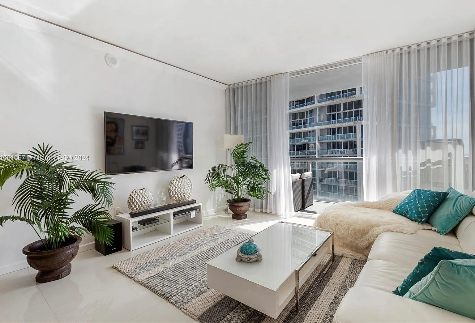 2 bed, 1167 sqft, $4,500 — Photo 1
