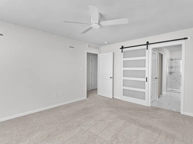 44 Marion Ave — Photo 14