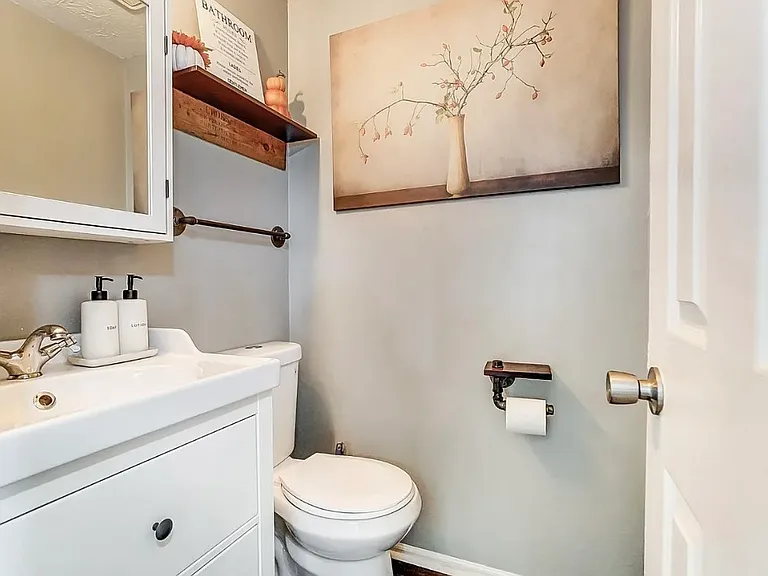 6406 Amber Ct — Photo 10