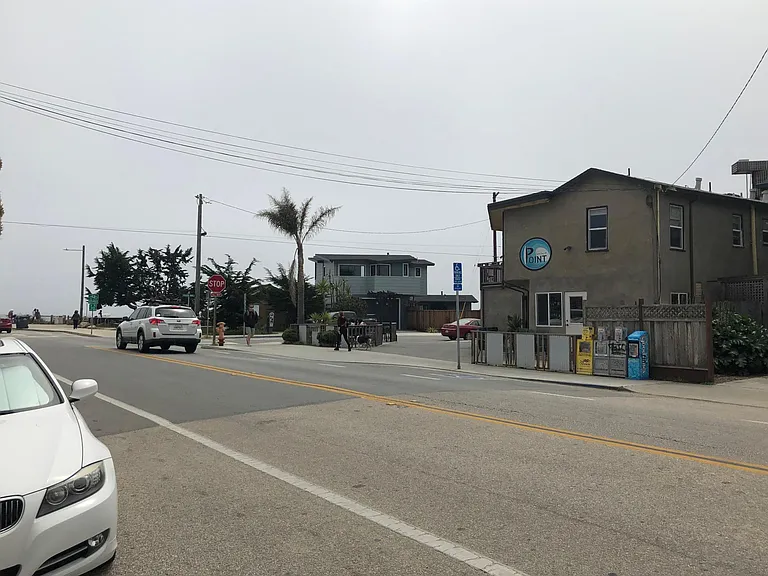 E Cliff Dr — Photo 10