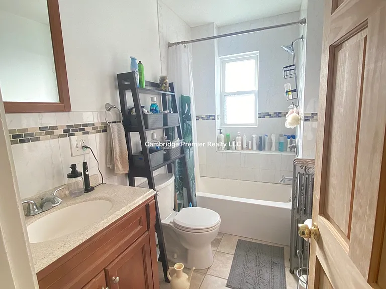 67 Kinnaird St #1 — Photo 15