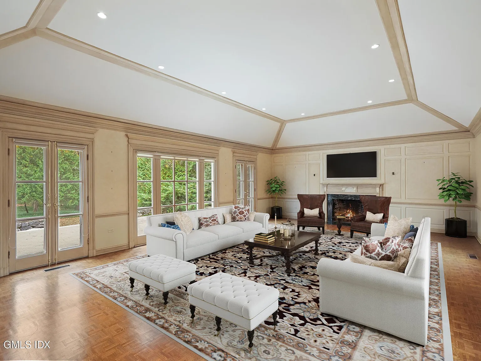 5 bed, 4.5 bath, 6467 sqft, $15,000 — Photo 4
