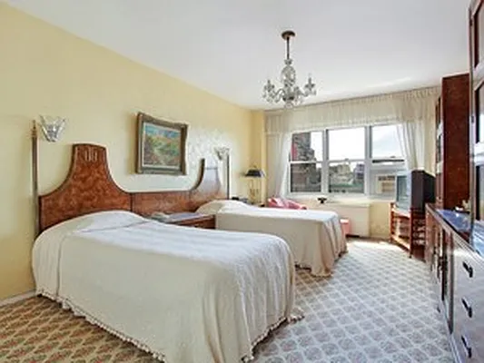 Sold by Corcoran | media 36