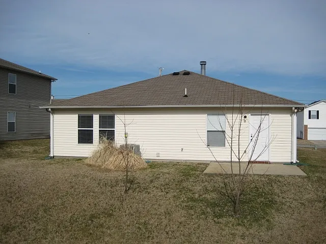 2649 Sutherland Dr — Photo 12