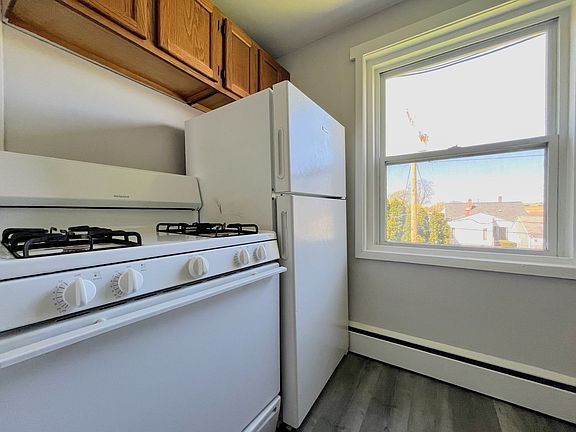 4th image of 56 Linda Dr #5