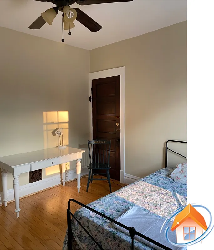 3 bed, 1200 sqft, $900 — Photo 3