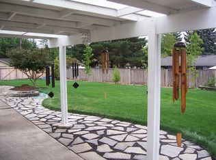 12120 SW Summer Crest Dr, Tigard, OR 97223