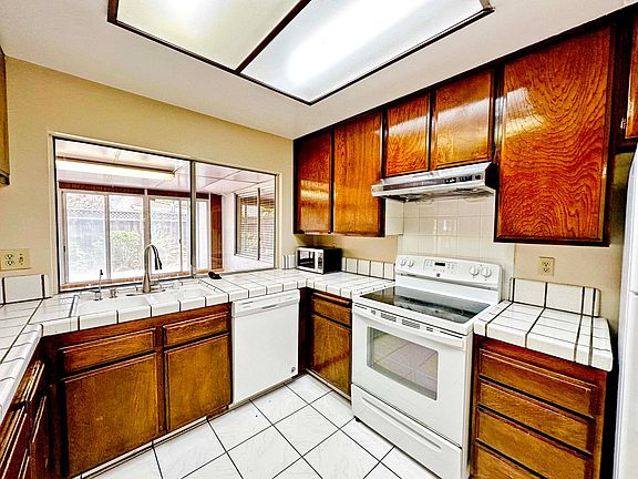 2nd image of 1726 Aprilsong Ct