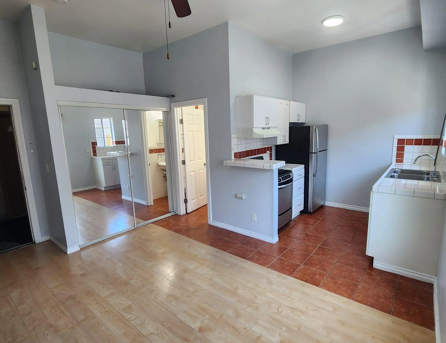 Studio, 400 sqft, $1,250 — Photo 3