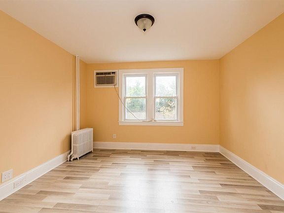4th image of 2294 Willoughby Ave