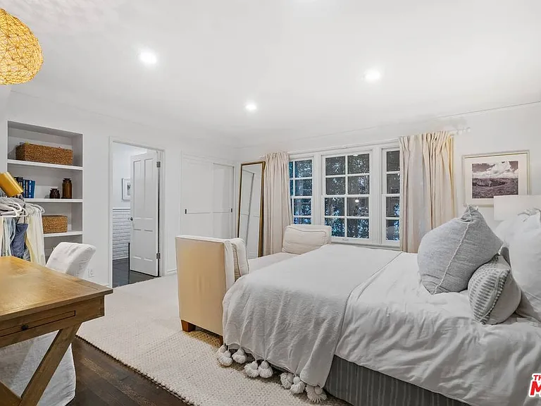 10576 Lindbrook Dr — Photo 26