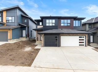 27 W Heritage Heath, Cochrane, AB T4C 3L3